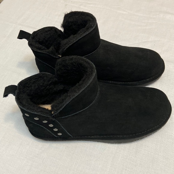 Bearpaw Black Suede Wool Lined Womens Booties & Stud Embellishments EUC size11 - Picture 2 of 8